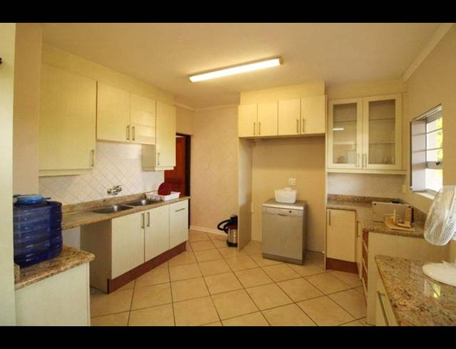 4 BEDROOM HOUSE FOR SALE IN CINTSA EAST